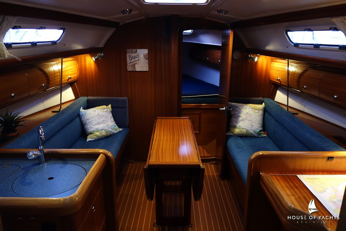 Bavaria 32