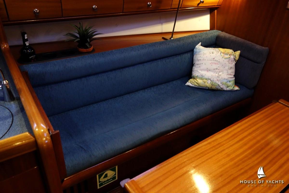 Bavaria 32