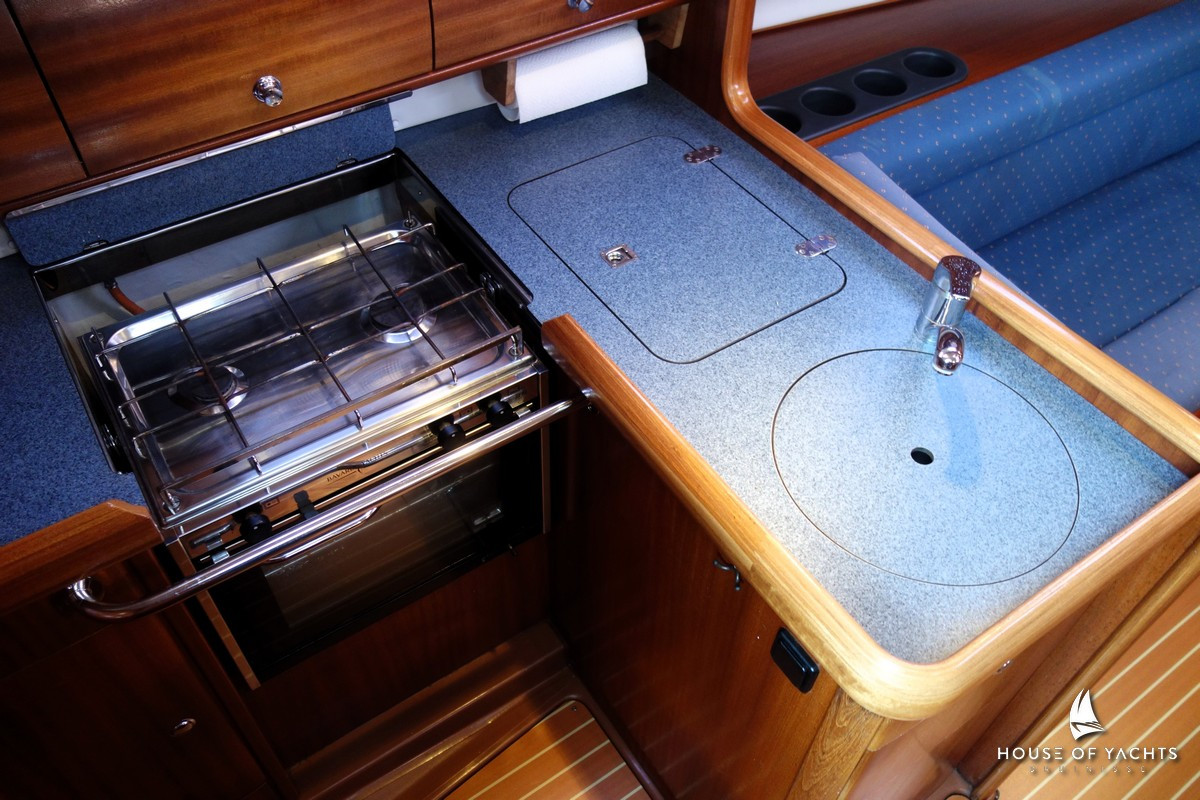 Bavaria 32