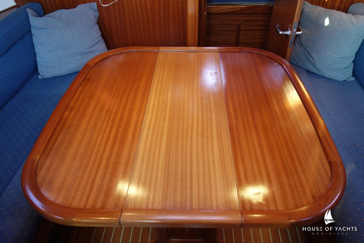 Bavaria 32
