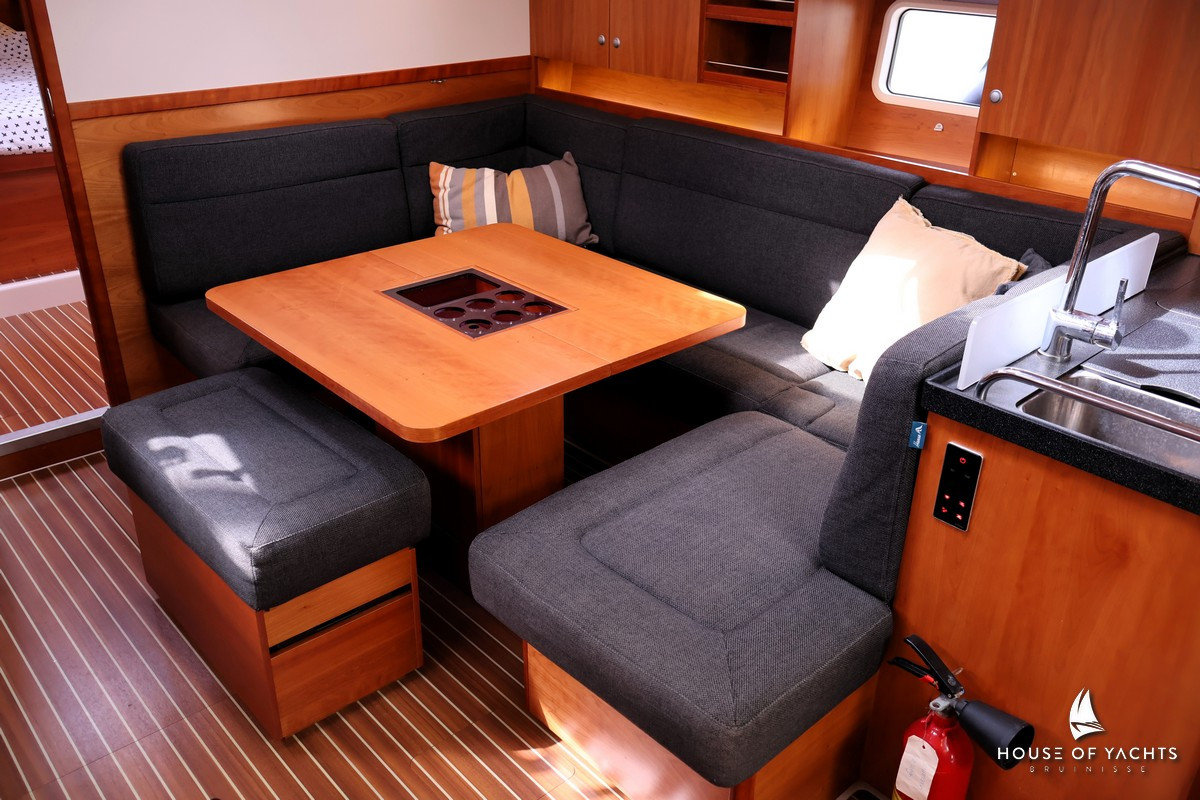 Hanse 445